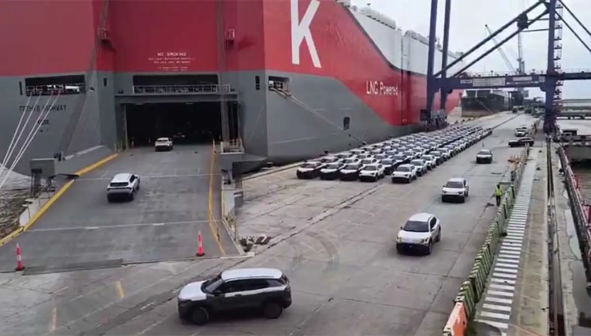 Maruti Begins Export of e-Vitara from Gujarat’s Pipavav Port to Europe